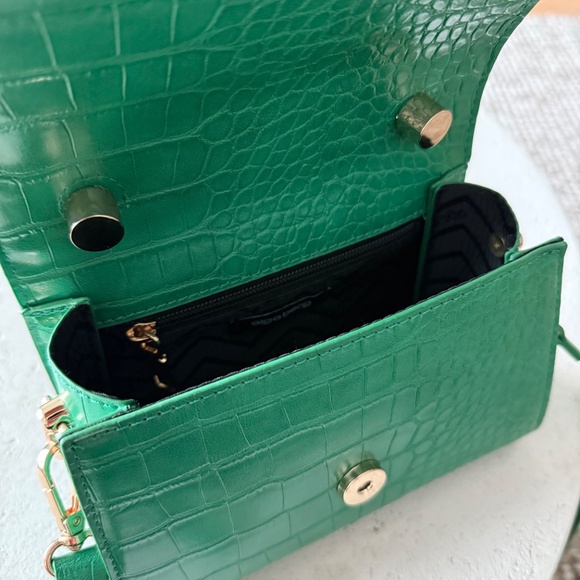 NEW Olga Berg Handbag - Picture 5 of 6